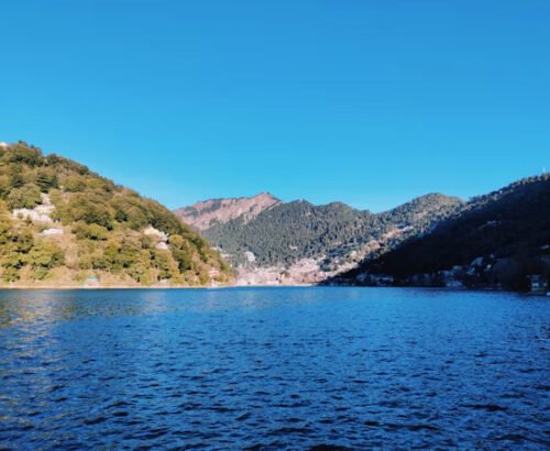 photo-1608805644957-1129c832c8b9